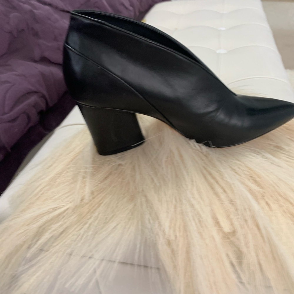 Donald J. Pliner Black Heeled Boots with Pointed Toe